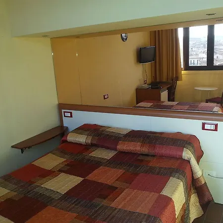 Ester Hotel 3*