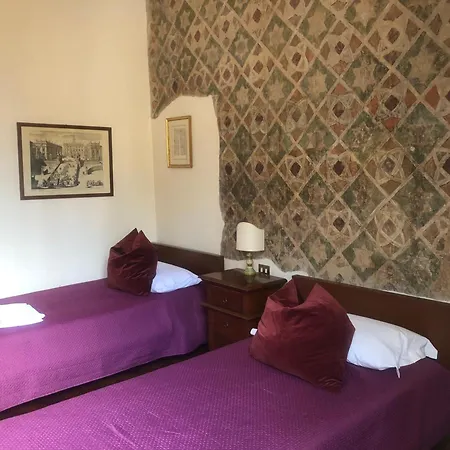 Rosso Fiorentino Apartment *