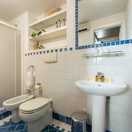 Via Cimabue 8b - Charming - Metropolitan Loft In - 20 Minute Walk To Center - Excellent Base For Exploring - Less Than 5 Minute Walk To The Supermarket - Amazing Bakery On The Corner *