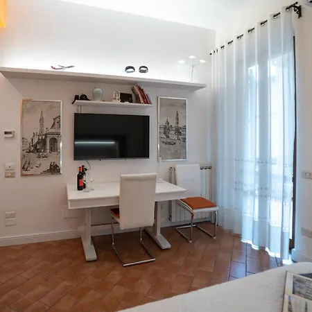 Apartment Indipendent With Terrace - Parking *