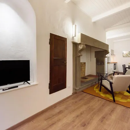 Apartment Uffizi 3 Bedrooms By Mmega *
