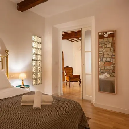 Keys Of Italy - Mercato 20 - Modern 1 Bedroom Nearby Mercato Apartment *