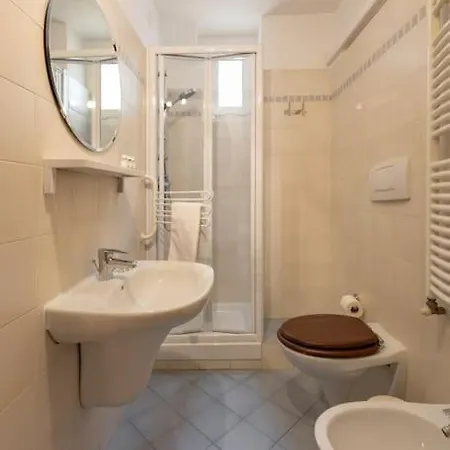 Keys Of Italy - Mercato 20 - Modern 1 Bedroom Nearby Mercato Apartment Florence