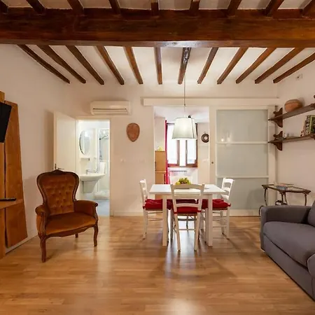 Keys Of Italy - Mercato 20 - Modern 1 Bedroom Nearby Mercato Apartment