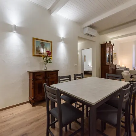 Uffizi 3 Bedrooms By Mmega Apartment Florence