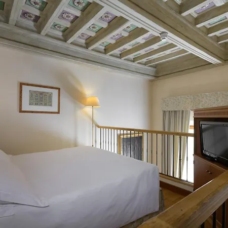 Degli Orafi 4* Florence