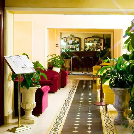 Hotel Corona D'italia 3*
