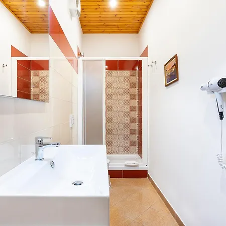 Apartment Ruote For Three