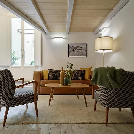 Bright 3-bedroom With Patio In Historic Center Near Duomo Apartment