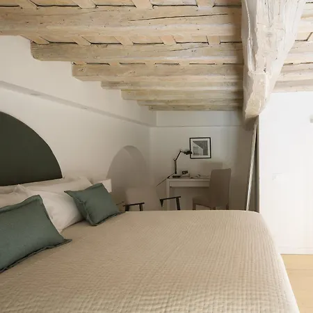 Bright 3-bedroom With Patio In Historic Center Near Duomo Apartment Florence