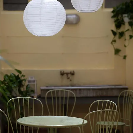 Bright 3-bedroom With Patio In Historic Center Near Duomo Florence