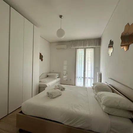 Modern River House Apartment *