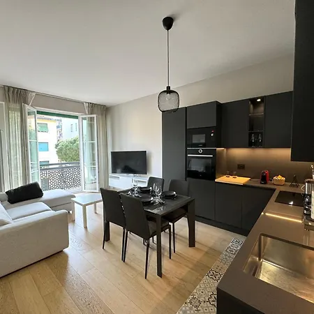 Modern Self Check-in Apartment