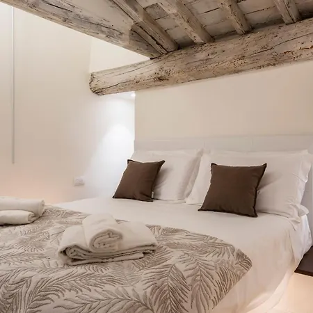 Dolce Apartment *
