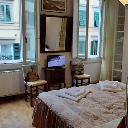 B&B Tre Gigli A Firenze, 5 Minutes From Station, Via Palazzuolo 55 피렌체