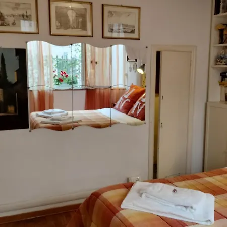 B&B Tre Gigli A Firenze, 5 Minutes From Station, Via Palazzuolo 55