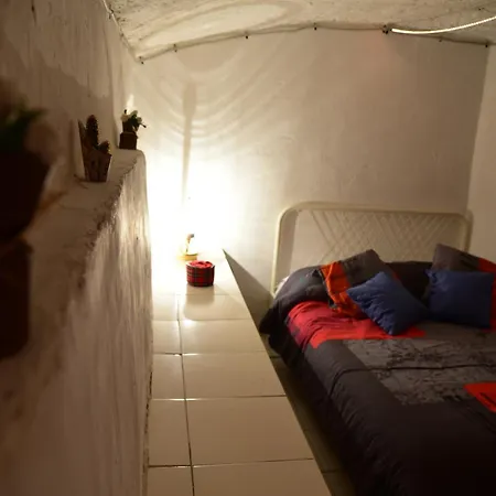 Apartman Il Segreto Di Via Laura - House In