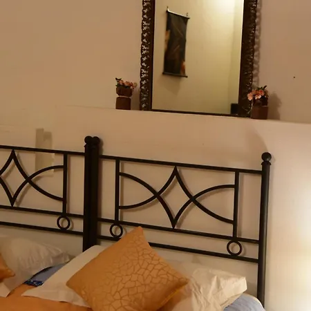 Apartman Il Segreto Di Via Laura - House In *