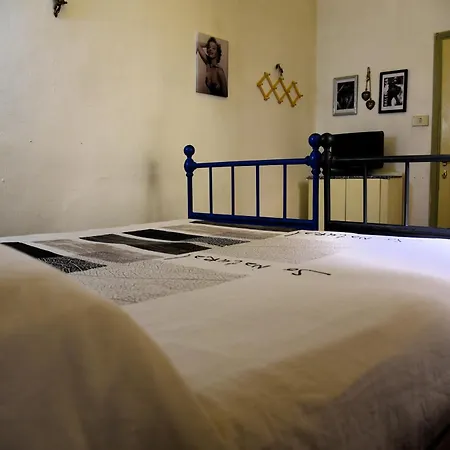 Apartman Il Segreto Di Via Laura - House In