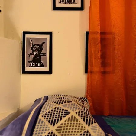 Apartman Il Segreto Di Via Laura - House In