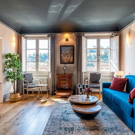 Genteel Piazza Pitti Apartment *