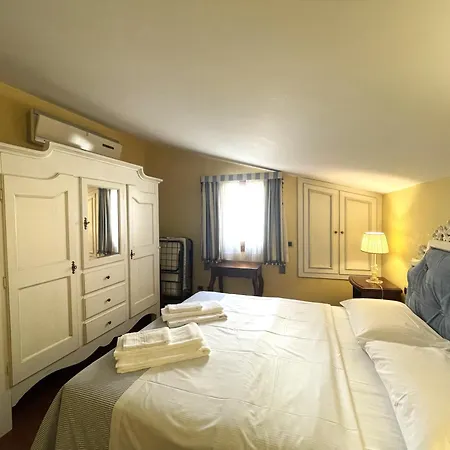 Magenta Apartment Florence