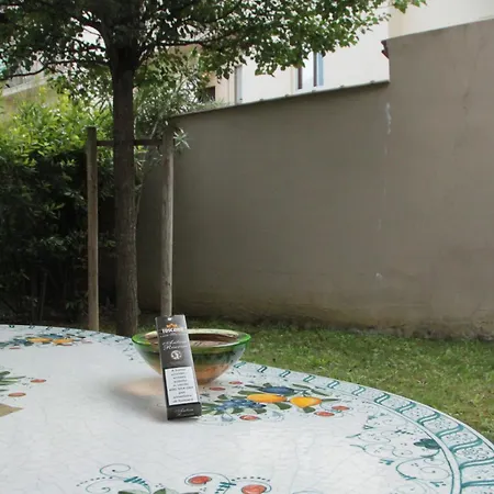 Apartment Downtown Florence, Moderno Con Giardino
