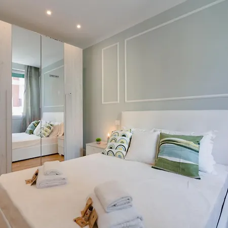 - Cozy House Apartment