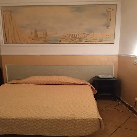 Ascot Hotel