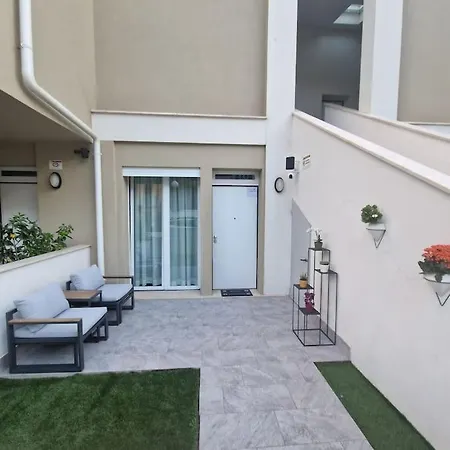 Apartment Luigi's Careggi Rifredi E Posto Auto *