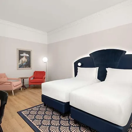Anglo American Curio Collection By Hilton 4* Florence