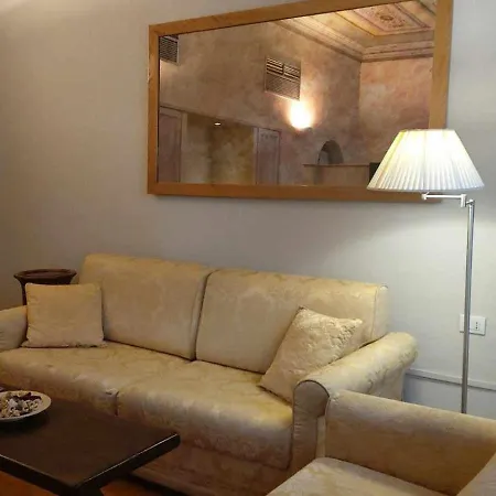 Aparthotel Tornabuoni La Petite 4*