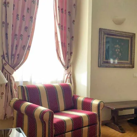 Tornabuoni La Petite Aparthotel 4*