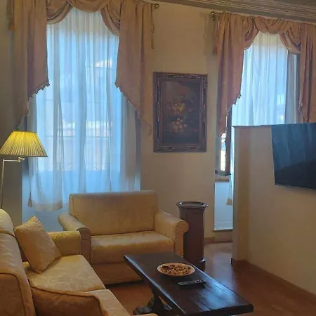 Tornabuoni La Petite Aparthotel Florence