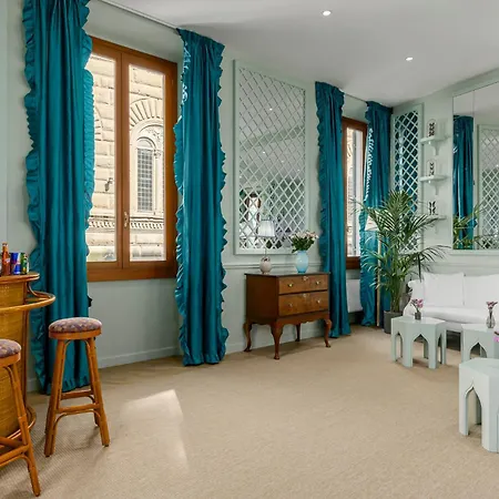 Hotel Room Mate Collection Isabella, Florence 4*