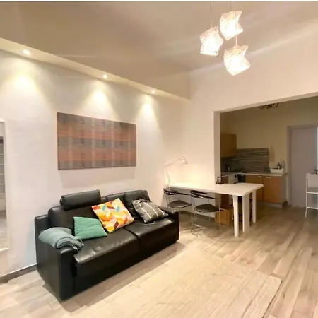 Apartment Cosy Modern Flat Private Patio Florence