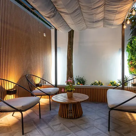 Appartamento Elegante Con Giardino Privato, Jacuzzi Nel Cuore Di Firenze