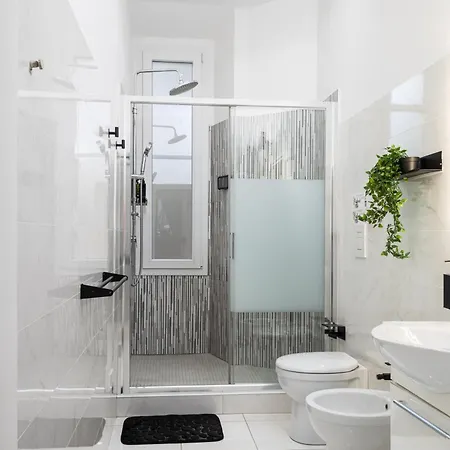Elegante Con Giardino Privato, Jacuzzi Nel Cuore Di Appartamento