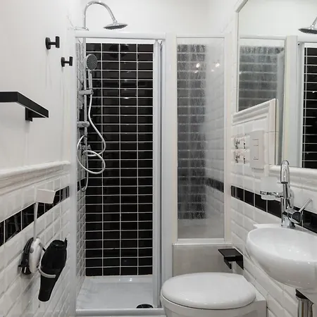Appartamento Elegante Con Giardino Privato, Jacuzzi Nel Cuore Di Firenze