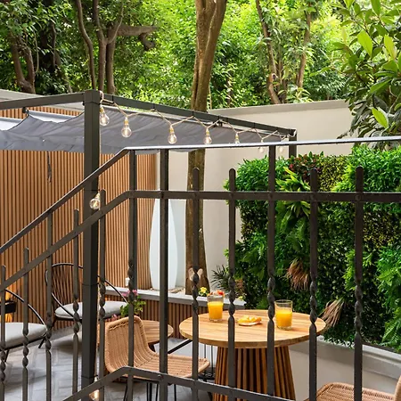 Elegante Con Giardino Privato, Jacuzzi Nel Cuore Di Appartamento