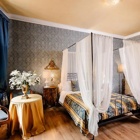 Hotel Palazzo Dal Borgo 4*