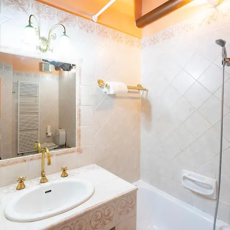 Ruote First Apartment *