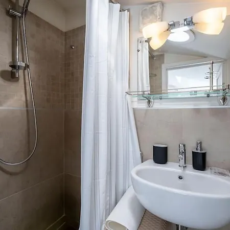 Ospedale Careggi - Moderno Apartment Florence