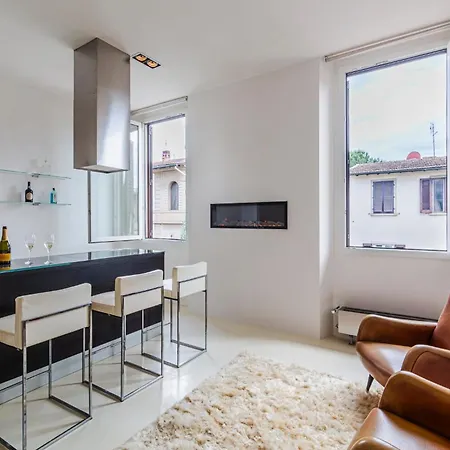 Aura Luxury Property