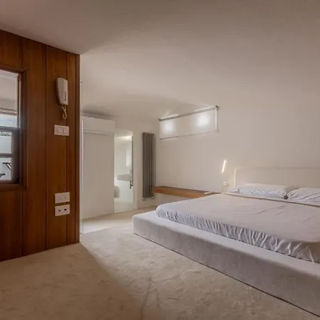 Aura Luxury Property *