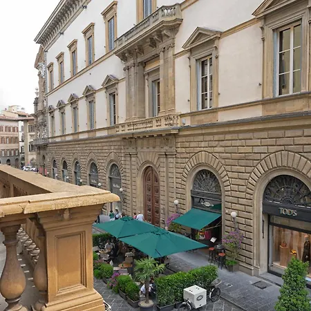 Apartment Tornabuoni Living