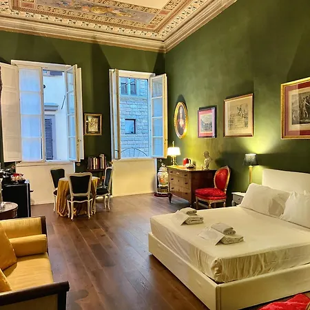Edward Apartment