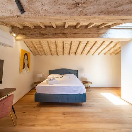 Guest house Residenza D'epoca Palazzo Salviati Quaratesi Florence