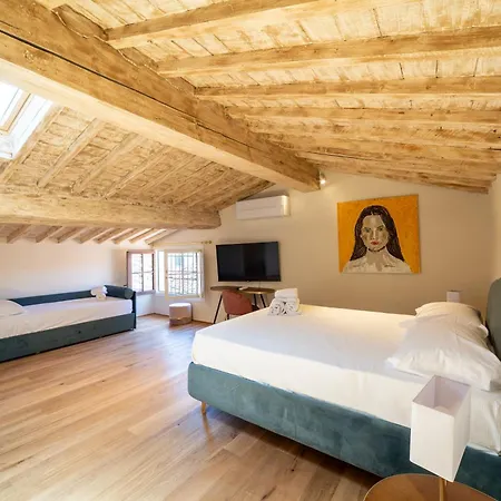 Residenza D'epoca Palazzo Salviati Quaratesi Guest house