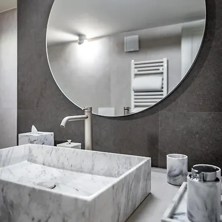 Aparthotel Dimora Collection - Le Corti - Boutique Luxury In A Restored 13th Century Convent, With Sauna And Gym (adults Only)